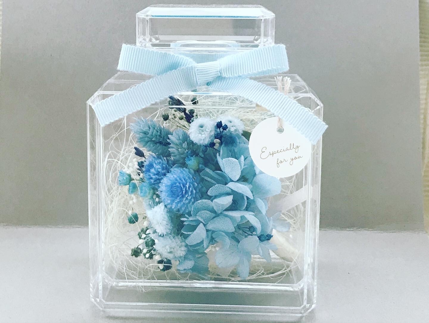 紫陽花コサージュ　（香水型クリアケース入り）