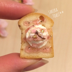 本物のパンでできた♡桜咲くアイスクリームトースト  ブローチ