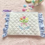 チューリップブーケ刺繍のフリルポーチ