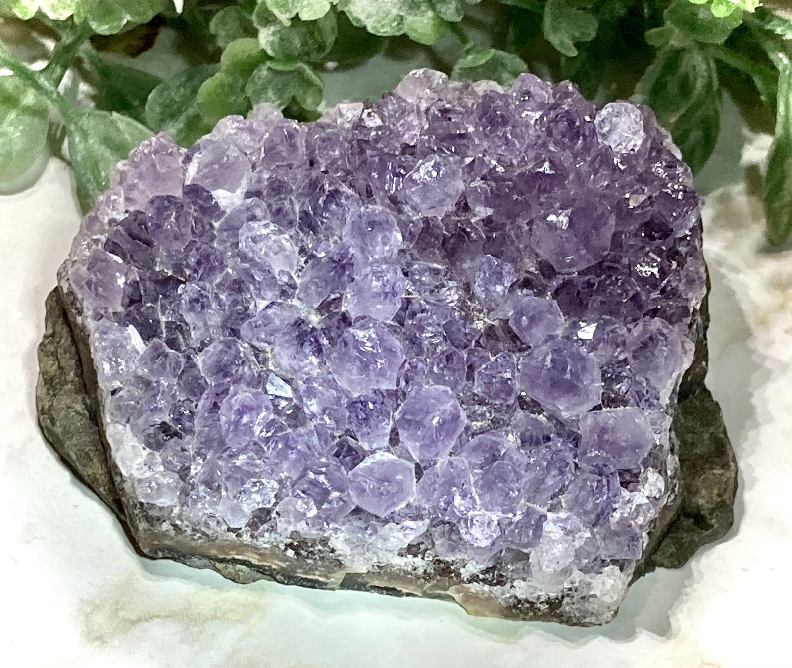 カルサイト共生　ゲーサイト内包✨　アメジスト　クラスター　原石　ラフストーン カルサイト共生 ゲーサイト内包✨ アメジスト クラスター 原石