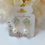 大ぶりパールのスクエアシェルピアス(イヤリング)♡green