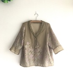 ポリエステル刺繍シアーブラウス