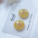 《夏物sale❣》イヤリング　ピアス　ドロップ　イエロー　レジン　レジンアクセサリー　レジンアクセ　レジンピアス　レジンイヤリング　ドライフラワー　ドライフラワーアクセサリー