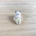 子猫のブローチ