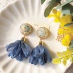 天然石 翡翠 と ブルーシフォンタッセル の 大ぶり ピアス/イヤリング 夏 レジン