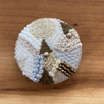ビーズ刺繍くるみボタン（ヘアゴム/ブローチ）