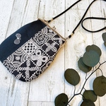 ミナペルホネン  スマホポシェット　小さなポシェット　forest tile×choucho