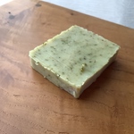 髪にボリュームが出ます　スギナのスッキリシャンプーせっけん