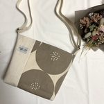 ショルダーバッグ　あんぱん柄　グレー