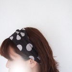 大きな水玉　ブラック　薄手ソフトリネンのゆるターバン　*　ヘアバンド　コーデのスパイスに　