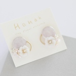 white flowerピアス/イヤリング（ブルー）