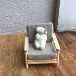 1/12 ドールハウスソファ　1人用ソファとクマ　(ナチュラル北欧風)   ミニチュア　家具　ねんどろいどどーる