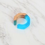ウッドレジン、ヘキサゴンイヤーカフ（桜＋アクアブルー）no.c2201