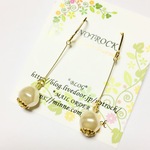 【送料無料】樹脂バロックパールのロングピアス（カラー：ゴールド）