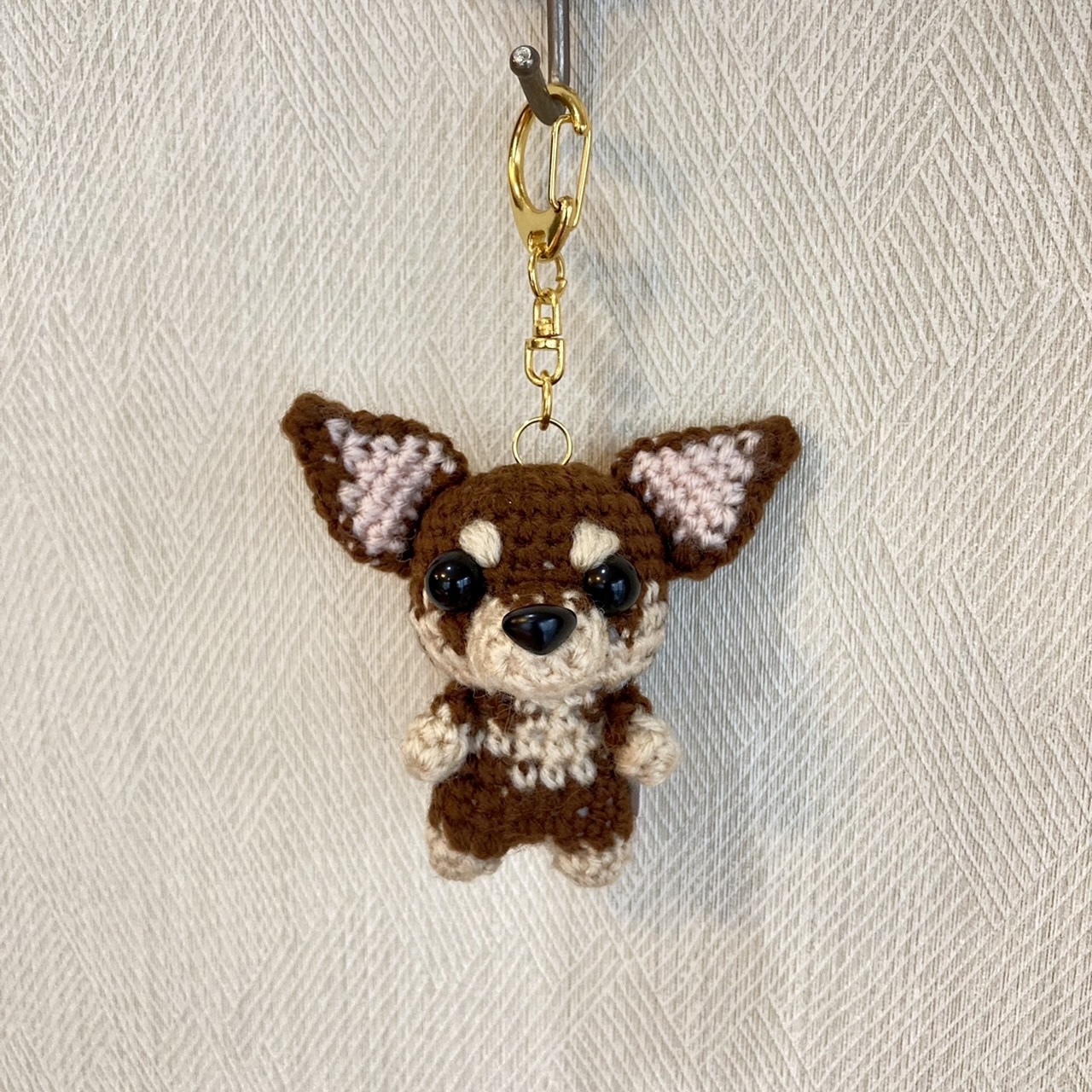 新作】編みぐるみ犬キーホルダー:チワワ（チョコタン/スムース