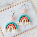 虹の刺繍ピアス🌈