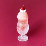 ミニチュア　チェリークリームソーダ