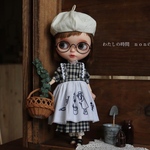 リクエスト再販売・女の子刺繍のエプロンとチェック柄ワンピースのset