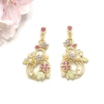 桜と透かし細工のピアス・ゴールド・蘇芳
