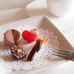 チョコレートの詰め合わせ<ブローチ>
