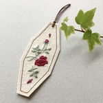 バラの刺繍のリネンのしおり/アンティークレッド