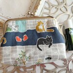 ネコ🐾　がま口　👛　小銭入れ　小物入れ　 ハンドメイド　猫　ひなたぼっこ　人気　グレー　ネイビー　プレゼント　猫日和　ブロック　くつろぐ猫