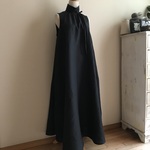 先染シャンブレーリネンで作ったハイネックフレアマキシワンピース