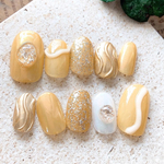 こだわりyellowのニュアンスネイル🍋🌿