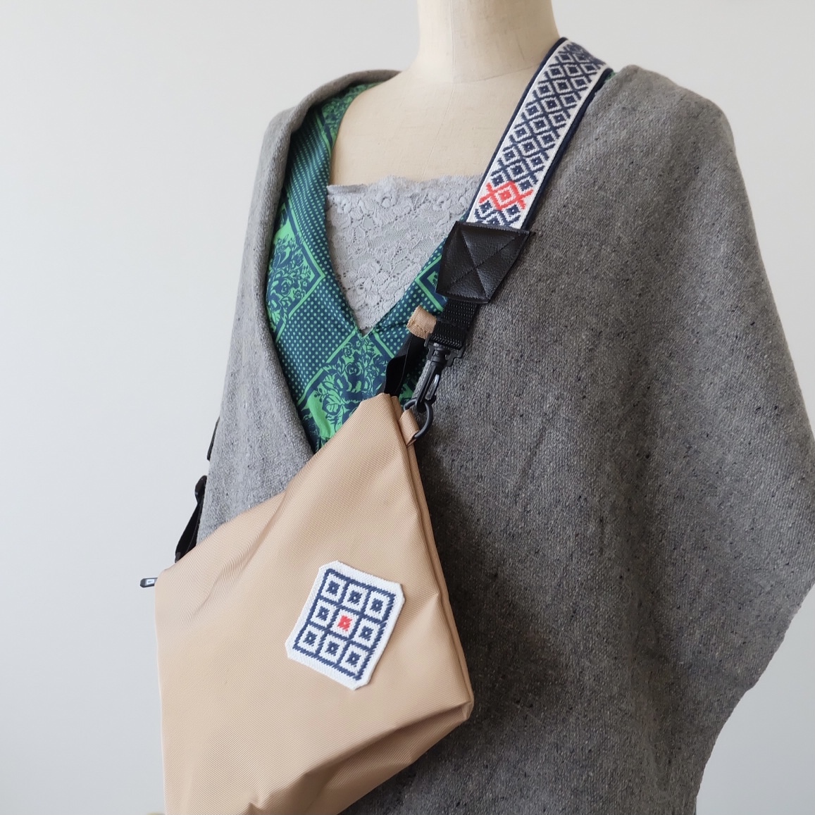 こぎん刺し - サコッシュの人気通販 | minne 国内最大級のハンドメイド ...