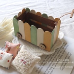 古びたワゴンとクッションのset