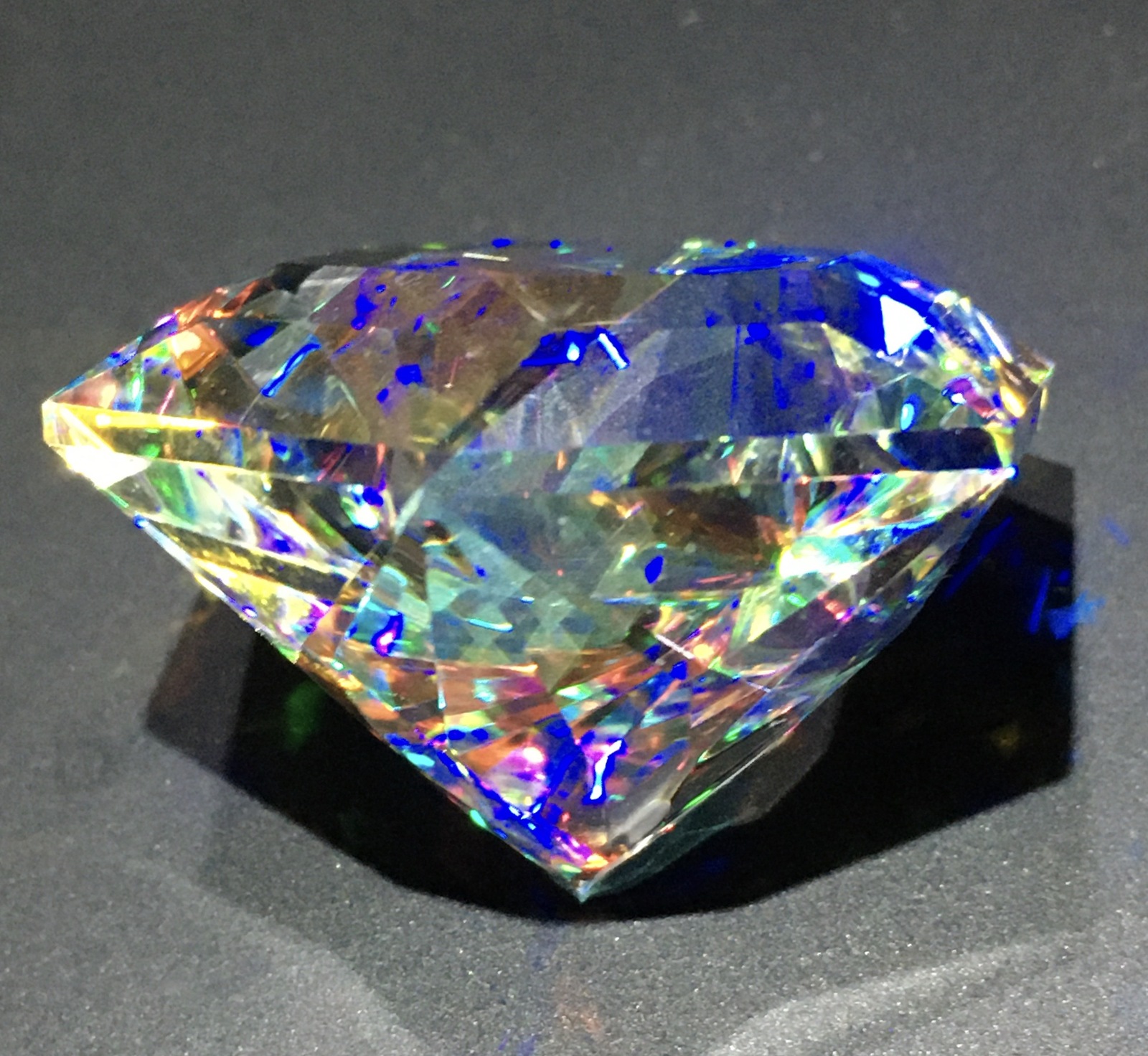 アルクトゥルス ガラス 宝石 オブジェ アルクトゥルス ガラス 宝石 オブジェ - メルカリ