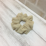 シフォン生地で作ったシュシュ（ベージュ）