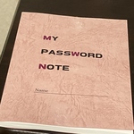 【たっぷり書けて見やすい】パスワードノート100ページあります　さらにパスワードの変更履歴が書ける