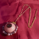 目玉のネックレス