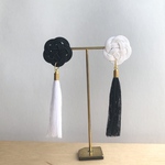 水引　梅結び×タッセル  モノトーン　ピアス