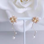 受注制作　花花ホワイト　ピアス・イヤリング