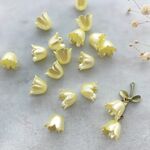 約30個【AC925-y】イエロー  花パーツ   フラワー　すずらん