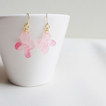 桃の花のピアス（イヤリング）
