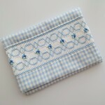 new スモッキング刺繍のティシュケース　ポケット付き
