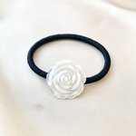 白蝶貝の薔薇の髪飾り（ヘアゴム） 天然石 シェル   -shell