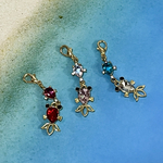 限定品❤︎【送料無料】〈3個セット〉♡ 夏にピッタリ☆綺麗なガラスの金魚(3色）のチャーム♡クリアレッド クリアピンク クリスタル