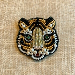 ☆人気☆今だけ即納！【虎さん】虎　アニマル　ビーズ刺繍　ブローチ／ゴールド