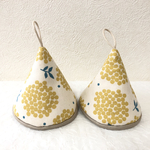 ☆ミモザのお花柄  三角鍋つかみ ストウブやルクルーゼに！