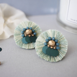 ビーズ刺繍𓍯greenまんまるフリンジ ピアス