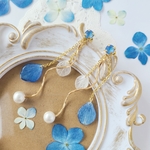 【1ペア限定販売】コットンパールと花びらの雫✿*:･ﾟ紫陽花ピアス-Rainblue＆Clear white petals pierce-【レインブルー×ホワイト】