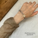 オールステンレス製 イニシャルブレスレット 小豆チェーン幅8mm  イニシャルM 
