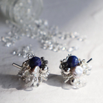 Lapis lazuli  ラピスラズリ  ブルー　青　クリア　シルバー　花　パール　ワンポイント　シンプル　小ぶり　紫陽花　アジサイ　あじさい　アレルギー対応　モード　ピアス　イヤリング