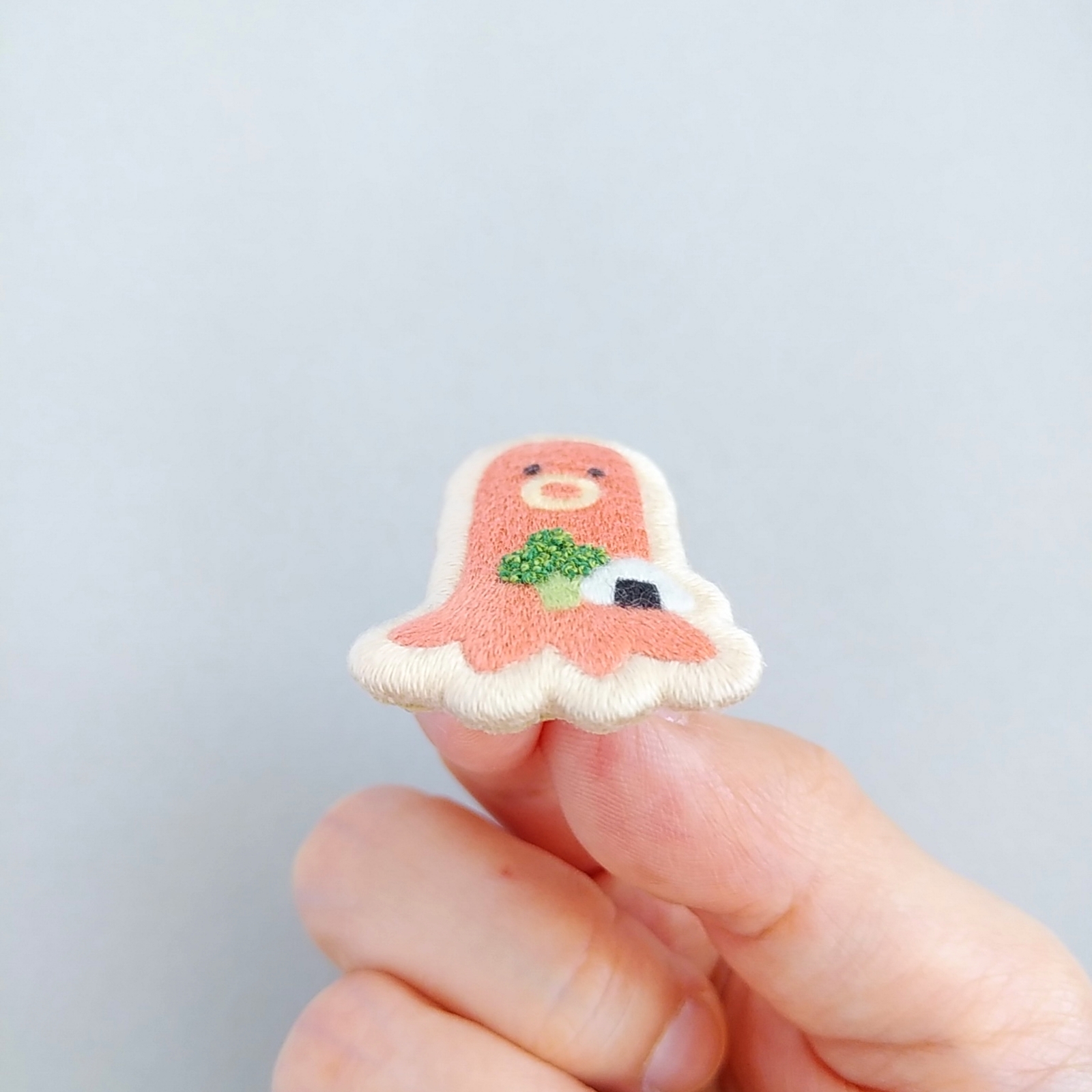 たこさんウインナーの刺繍ブローチ - catloaf | minne 国内最大