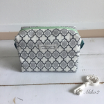 ラミネートボックスポーチ　モロッカン＆ダマスク　Mサイズ　(ホワイト×グレー)