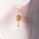 （送料無料)　手作りランプワークフラワーラウンドビーズピアス②　※マスクチャーム・イヤリングに変更可能